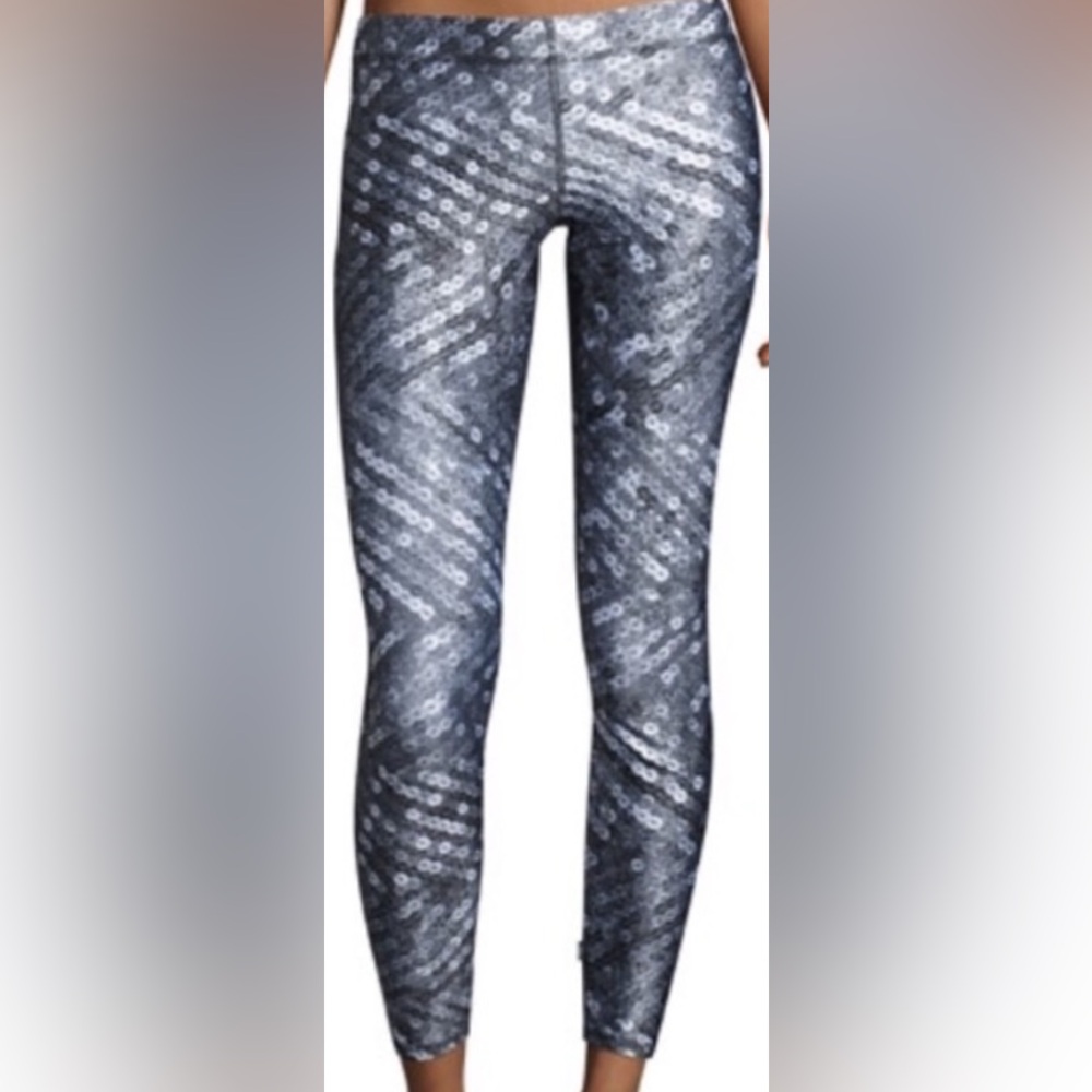 Terez Silver Sequin Pattern Leggings size small